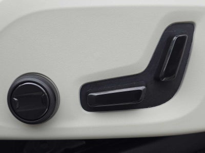 2025 Volvo XC90 Plug-In Hybrid Plus