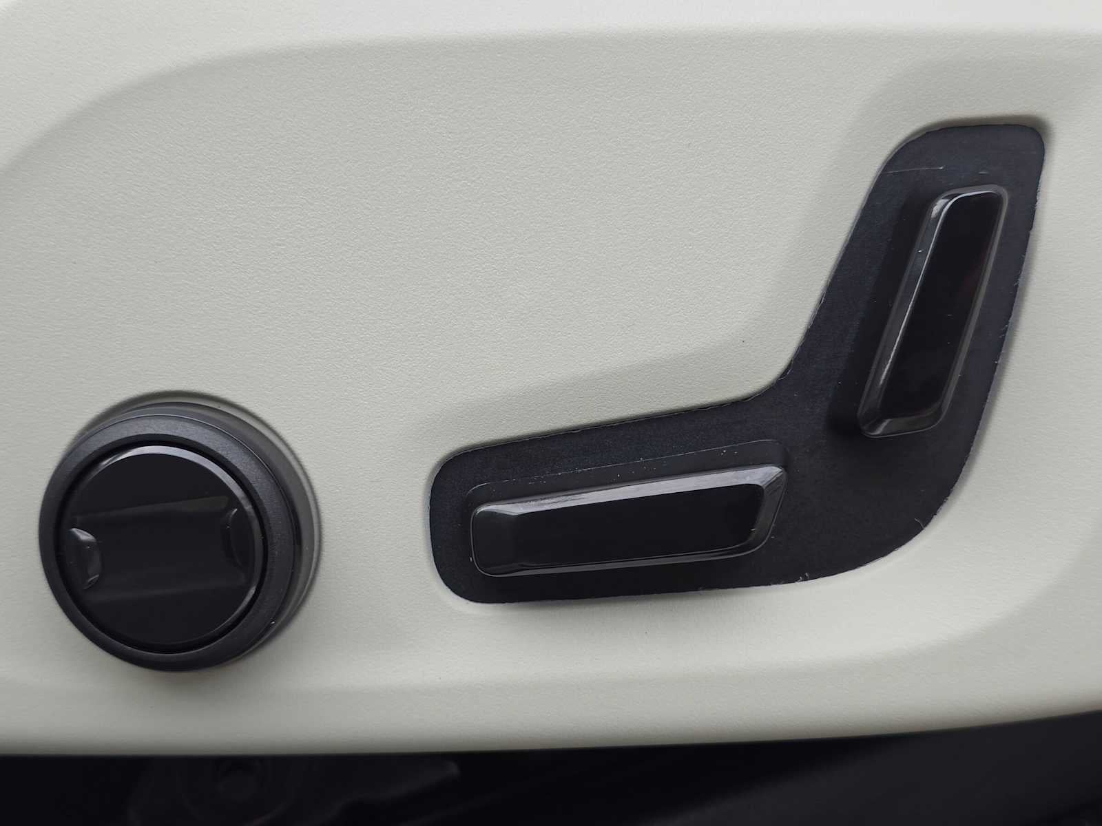 2025 Volvo XC90 Plug-In Hybrid Plus