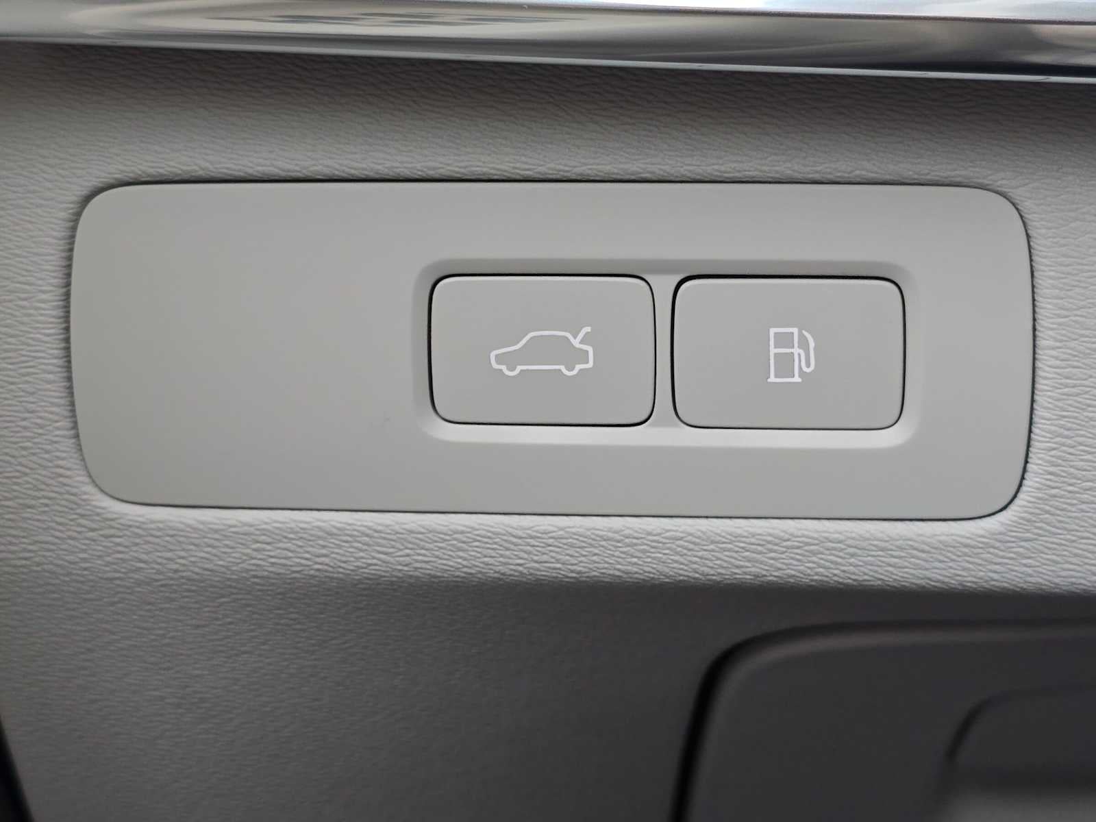 2025 Volvo XC90 Plug-In Hybrid Plus