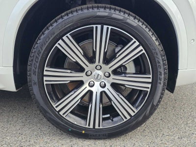 2025 Volvo XC90 Plug-In Hybrid Plus
