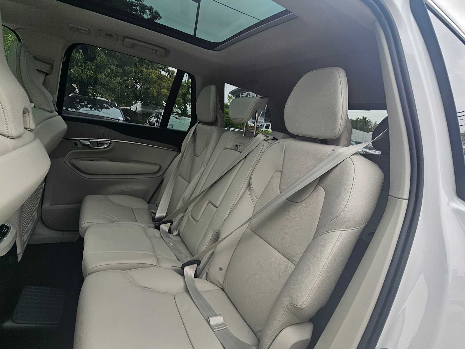 2025 Volvo XC90 Plug-In Hybrid Plus