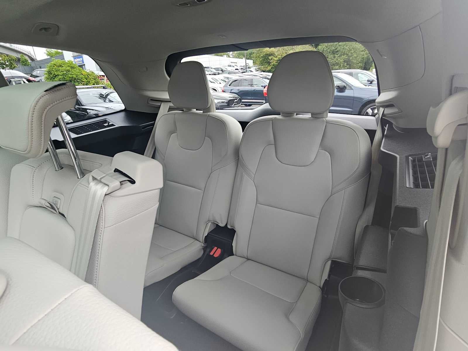 2025 Volvo XC90 Plug-In Hybrid Plus