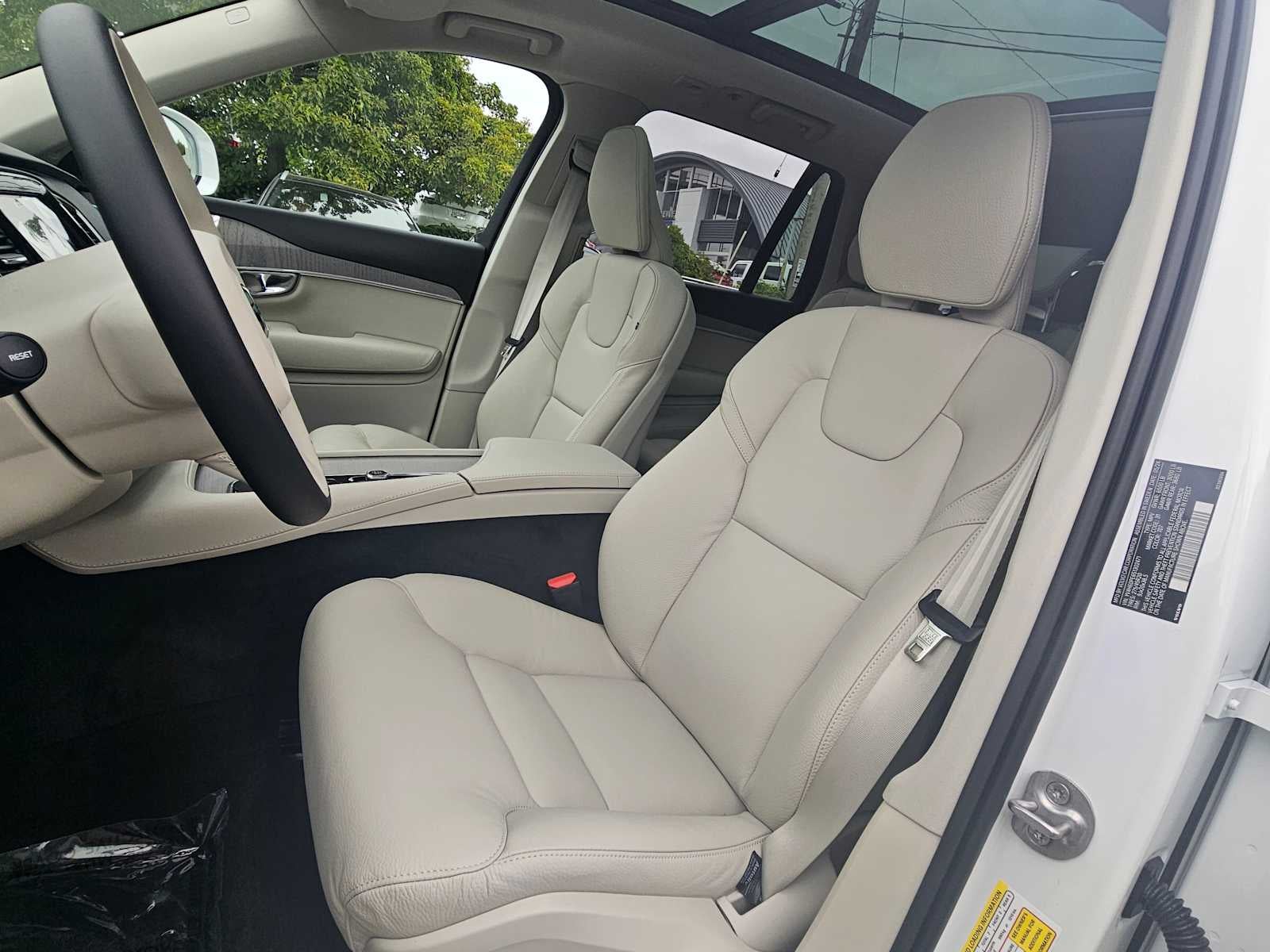 2025 Volvo XC90 Plug-In Hybrid Plus