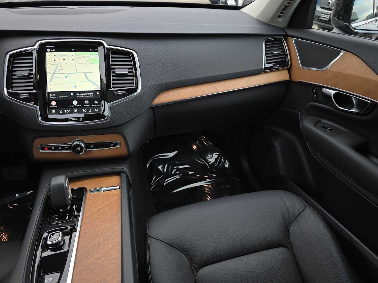 2025 Volvo XC90 Plug-In Hybrid Plus