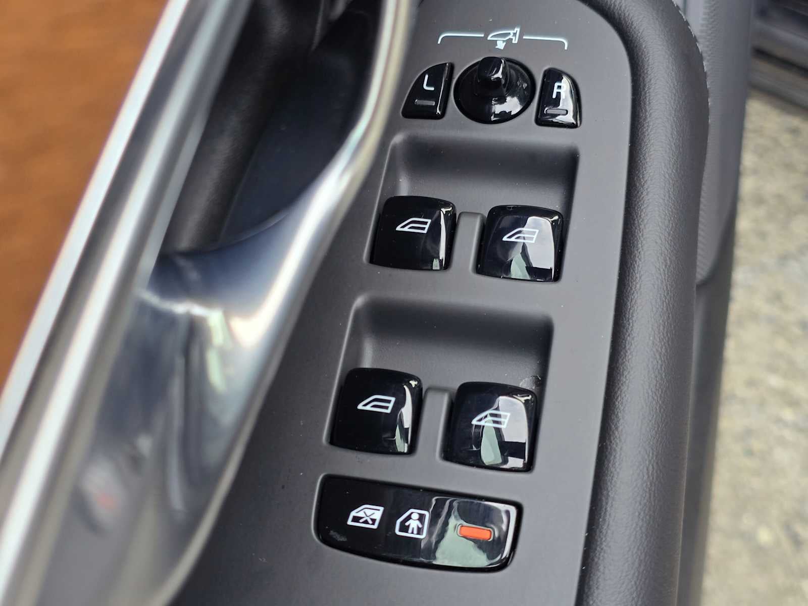 2025 Volvo XC90 Plug-In Hybrid Plus