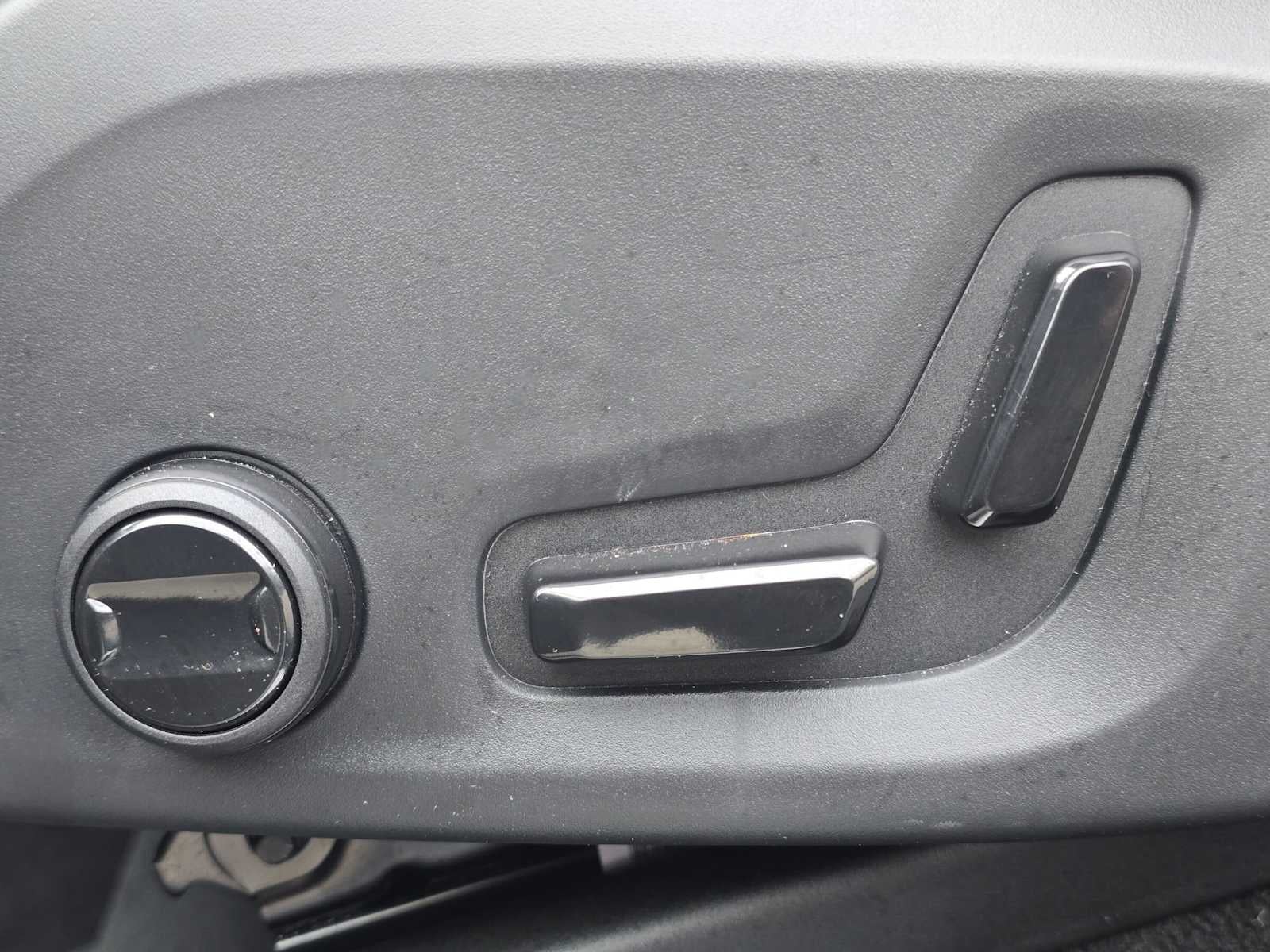 2025 Volvo XC90 Plug-In Hybrid Plus