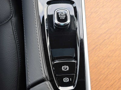 2025 Volvo XC90 Plug-In Hybrid Plus