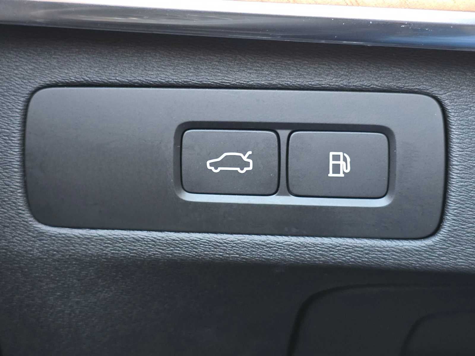 2025 Volvo XC90 Plug-In Hybrid Plus