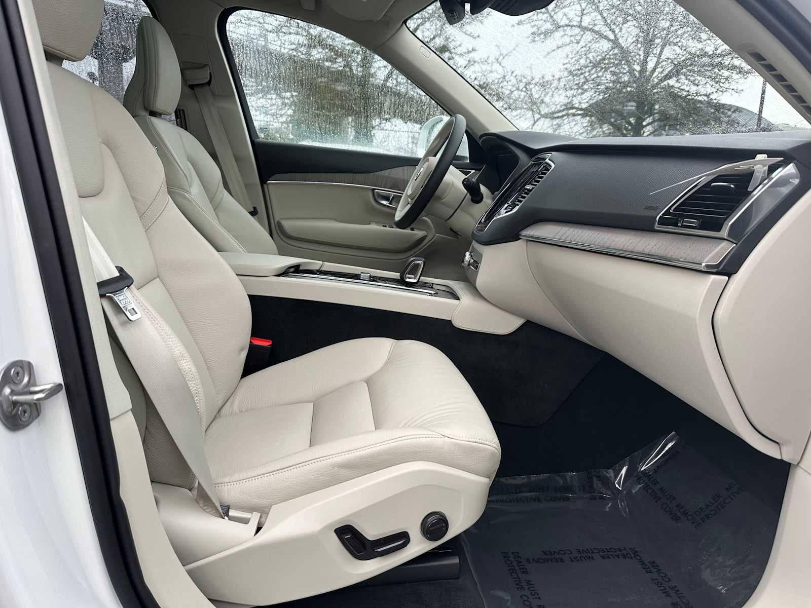 2025 Volvo XC90 Plug-In Hybrid Plus