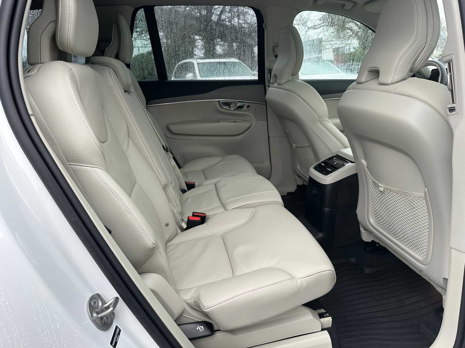 2025 Volvo XC90 Plug-In Hybrid Plus