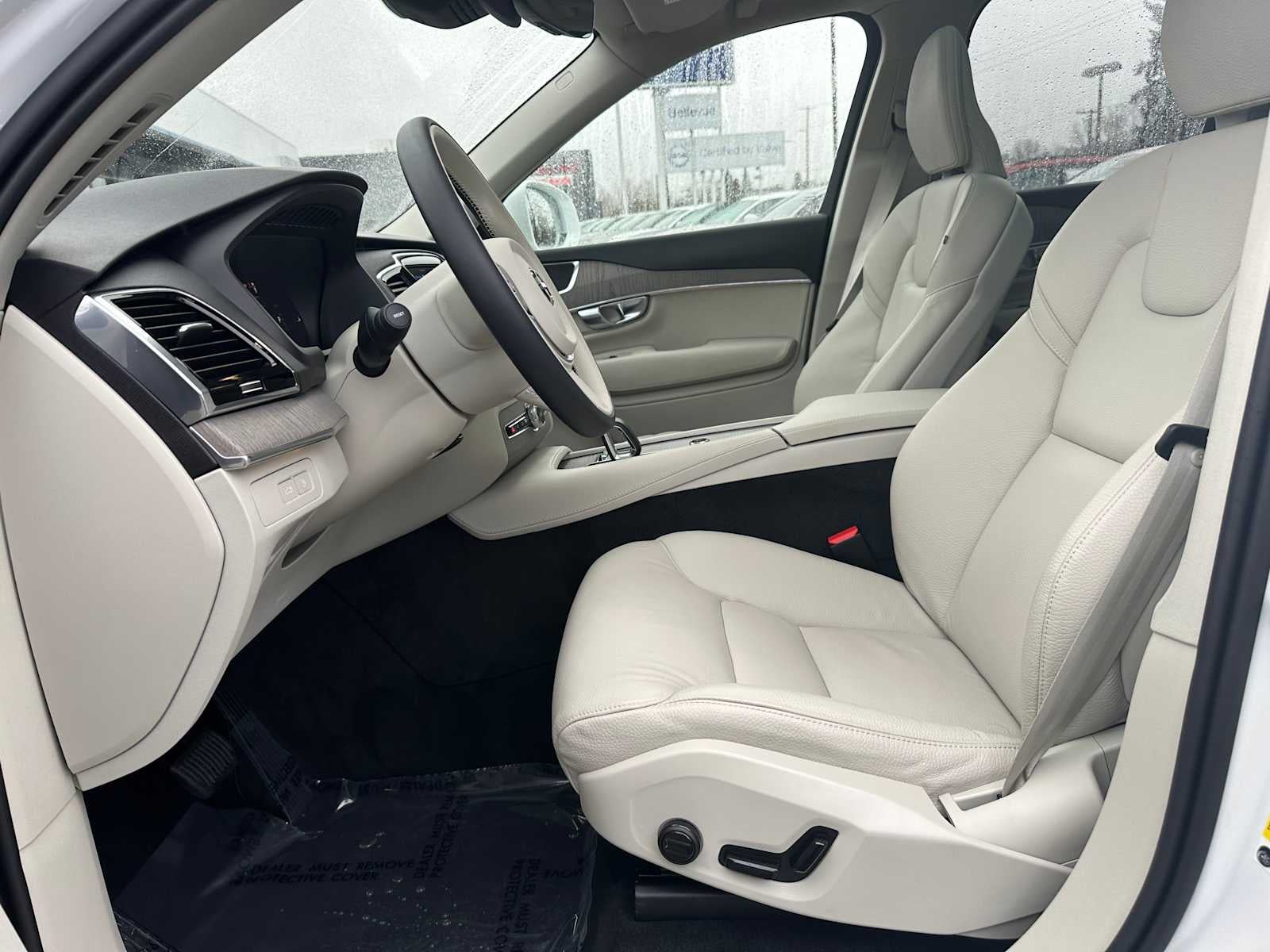 2025 Volvo XC90 Plug-In Hybrid Plus