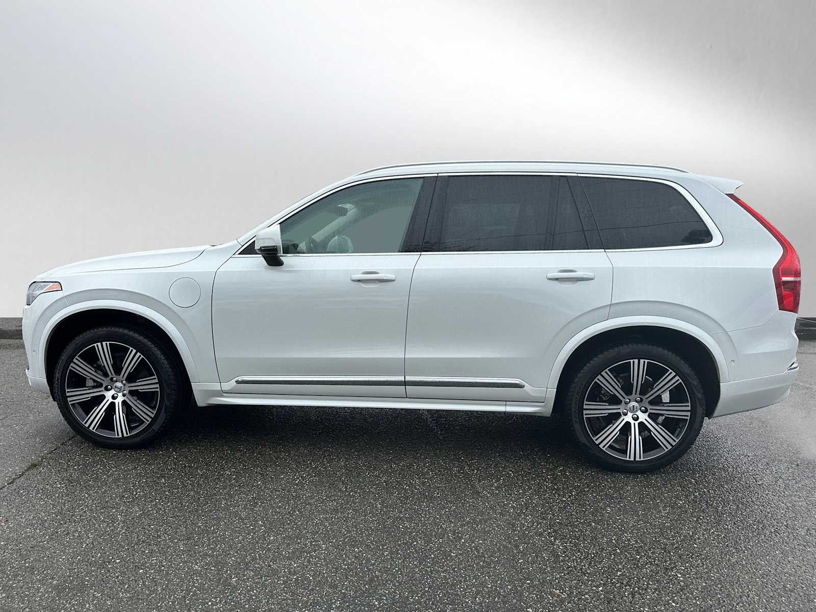 2025 Volvo XC90 Plug-In Hybrid Plus