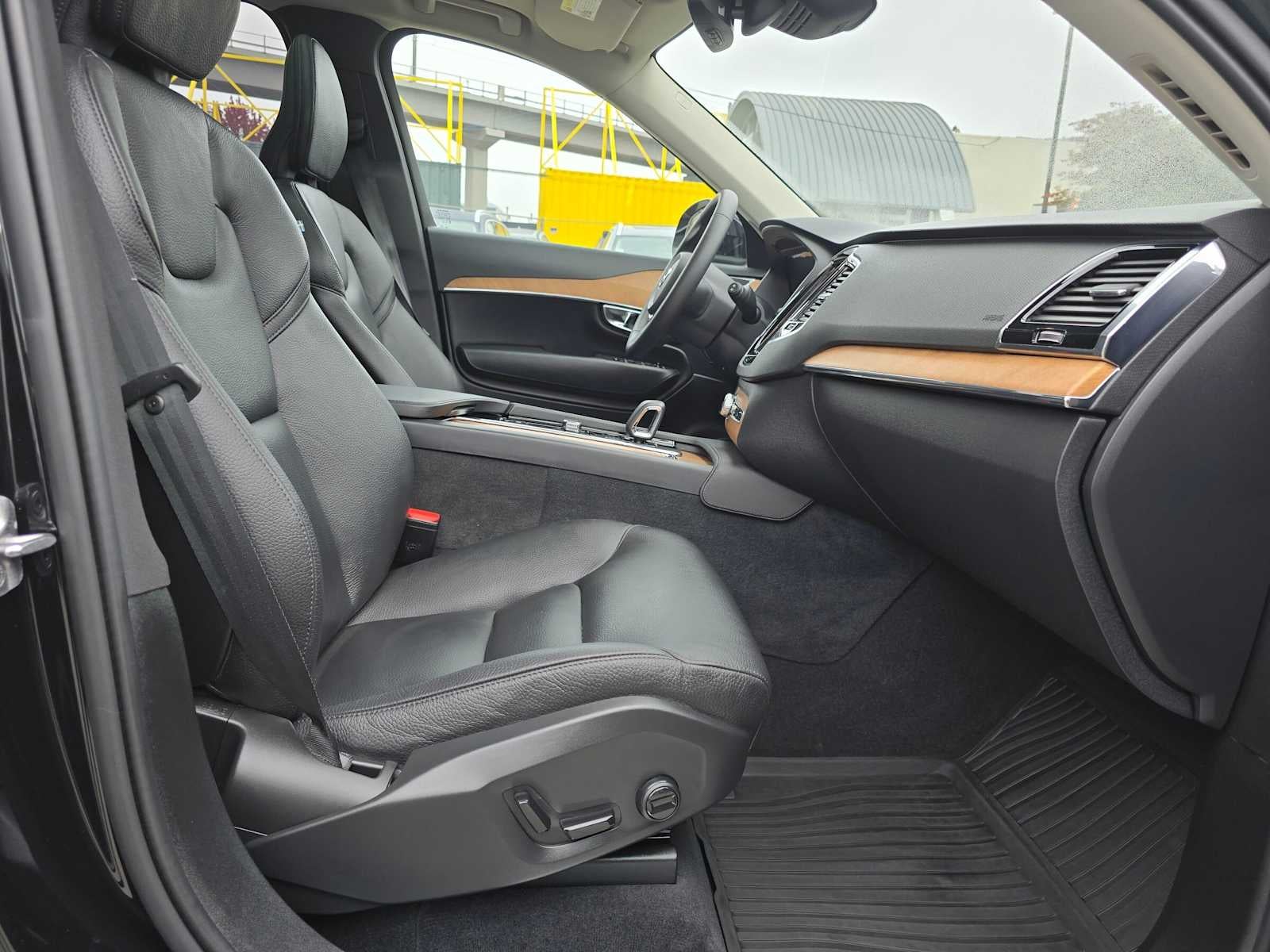 2025 Volvo XC90 Plug-In Hybrid Plus