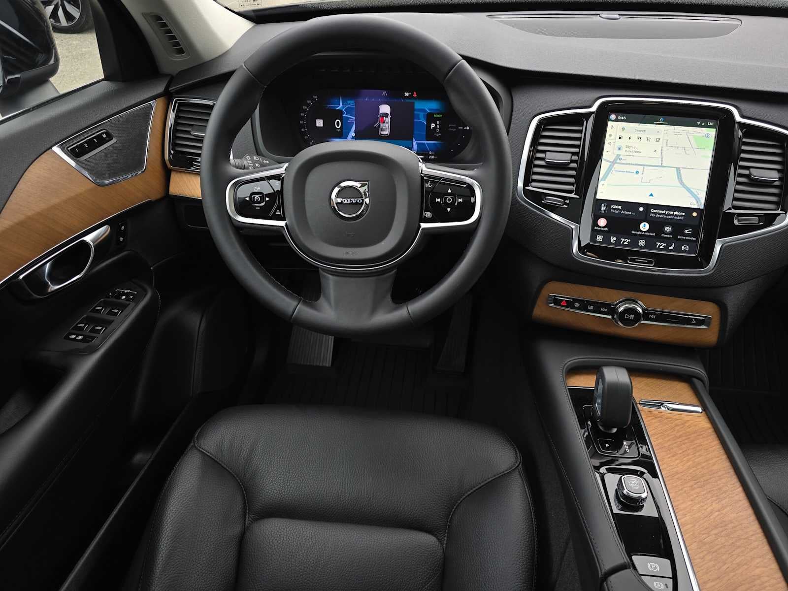 2025 Volvo XC90 Plug-In Hybrid Plus