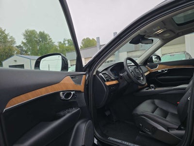 2025 Volvo XC90 Plug-In Hybrid Plus
