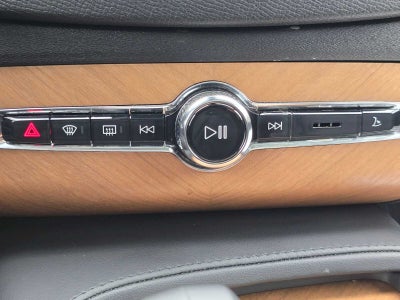 2025 Volvo XC90 Plug-In Hybrid Plus
