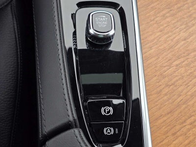 2025 Volvo XC90 Plug-In Hybrid Plus