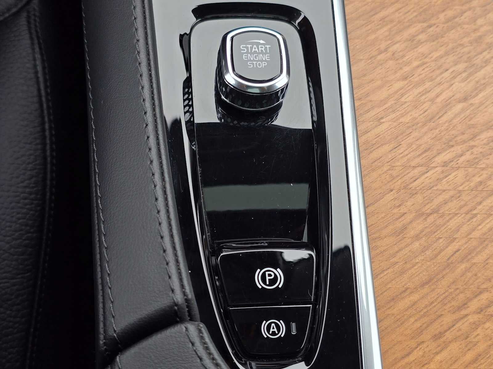 2025 Volvo XC90 Plug-In Hybrid Plus