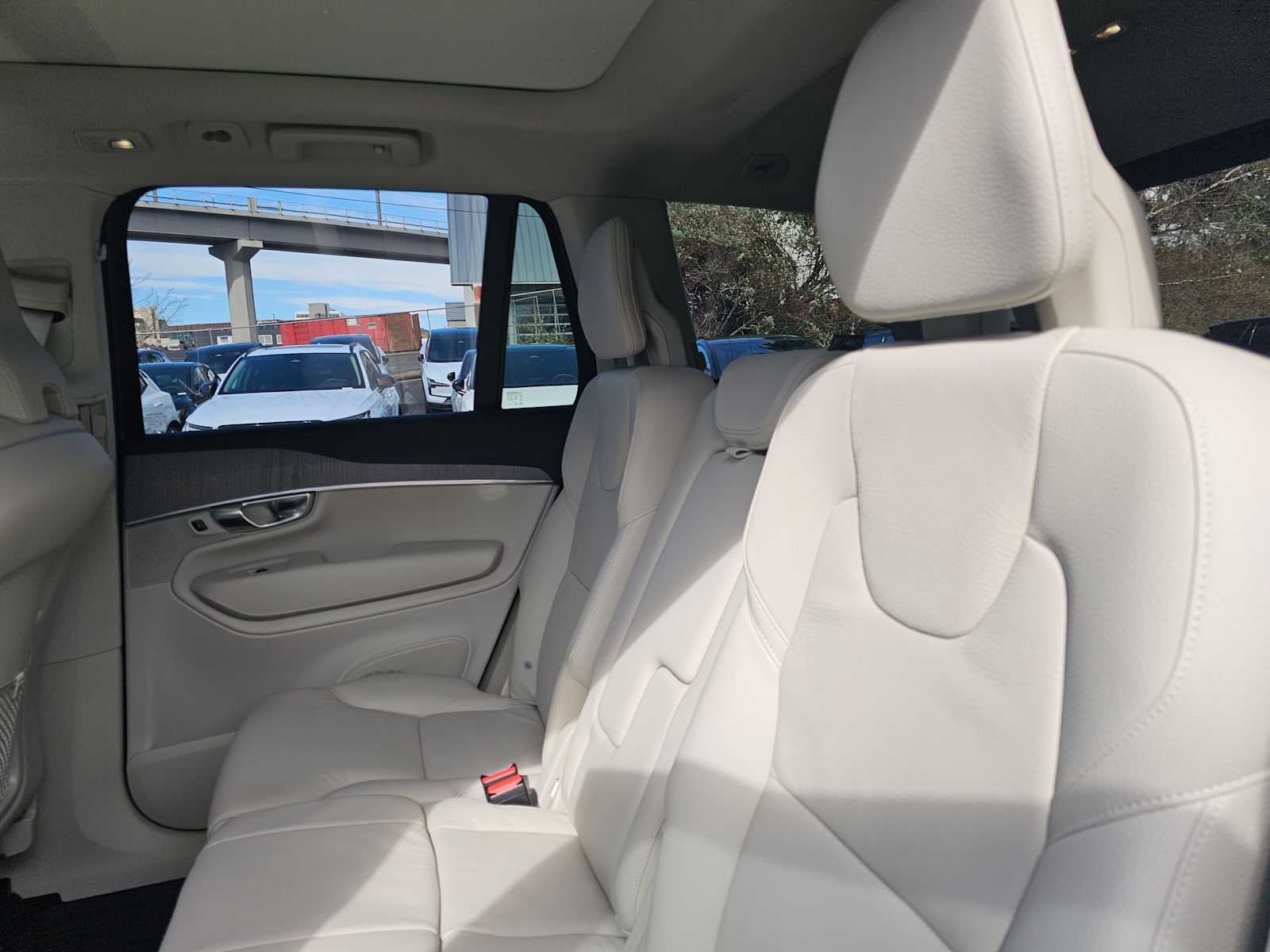 2025 Volvo XC90 Plug-In Hybrid Plus