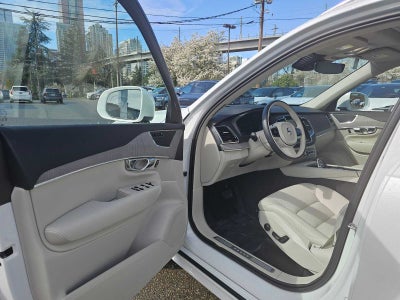 2025 Volvo XC90 Plug-In Hybrid Plus