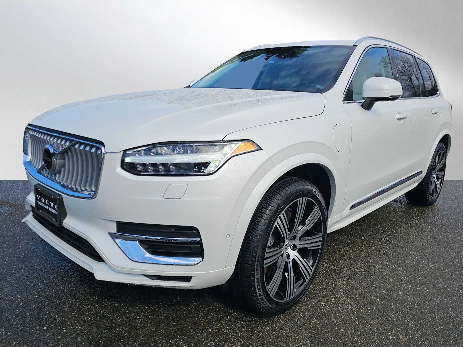 2025 Volvo XC90 Plug-In Hybrid Plus