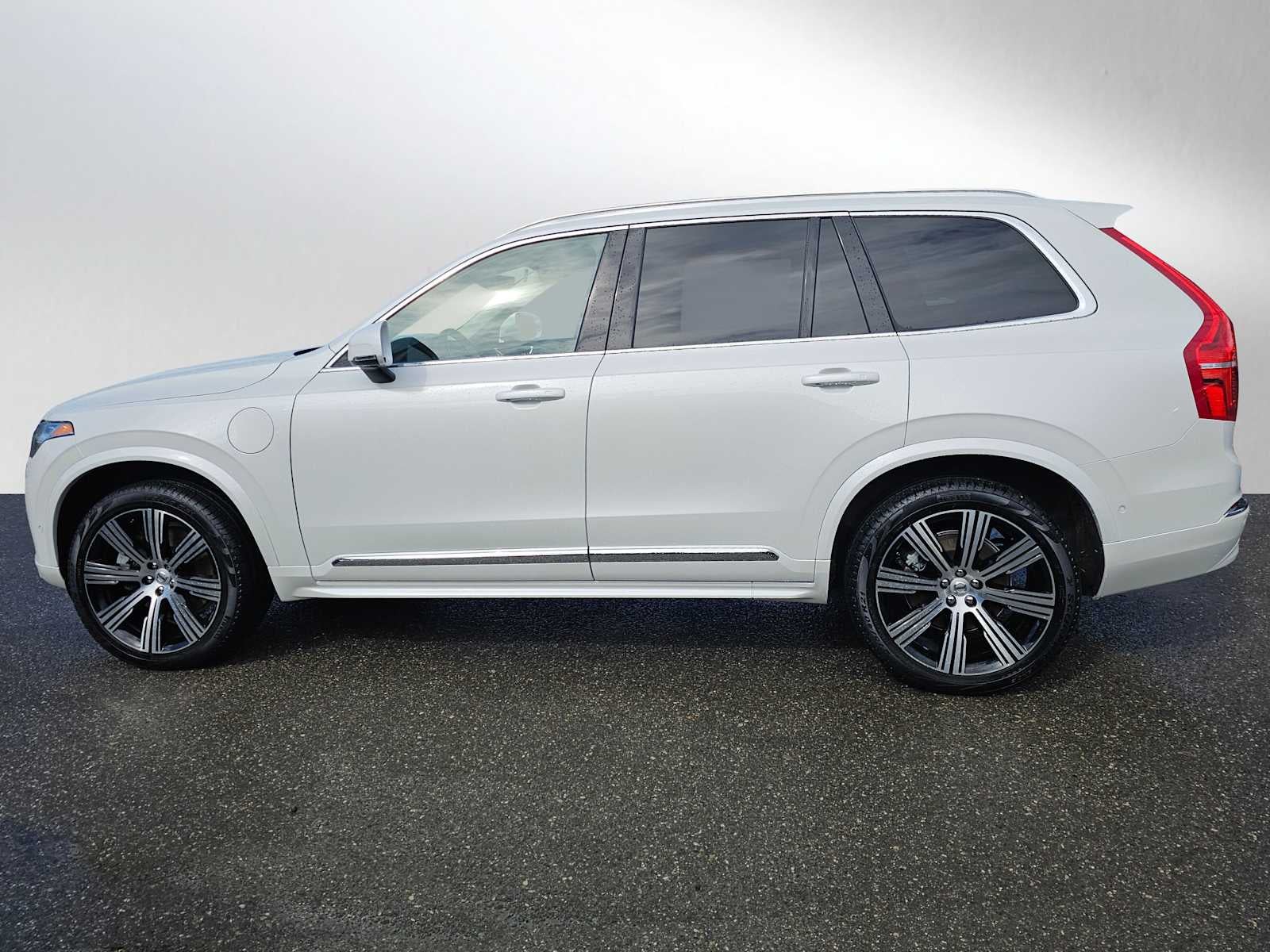 2025 Volvo XC90 Plug-In Hybrid Plus