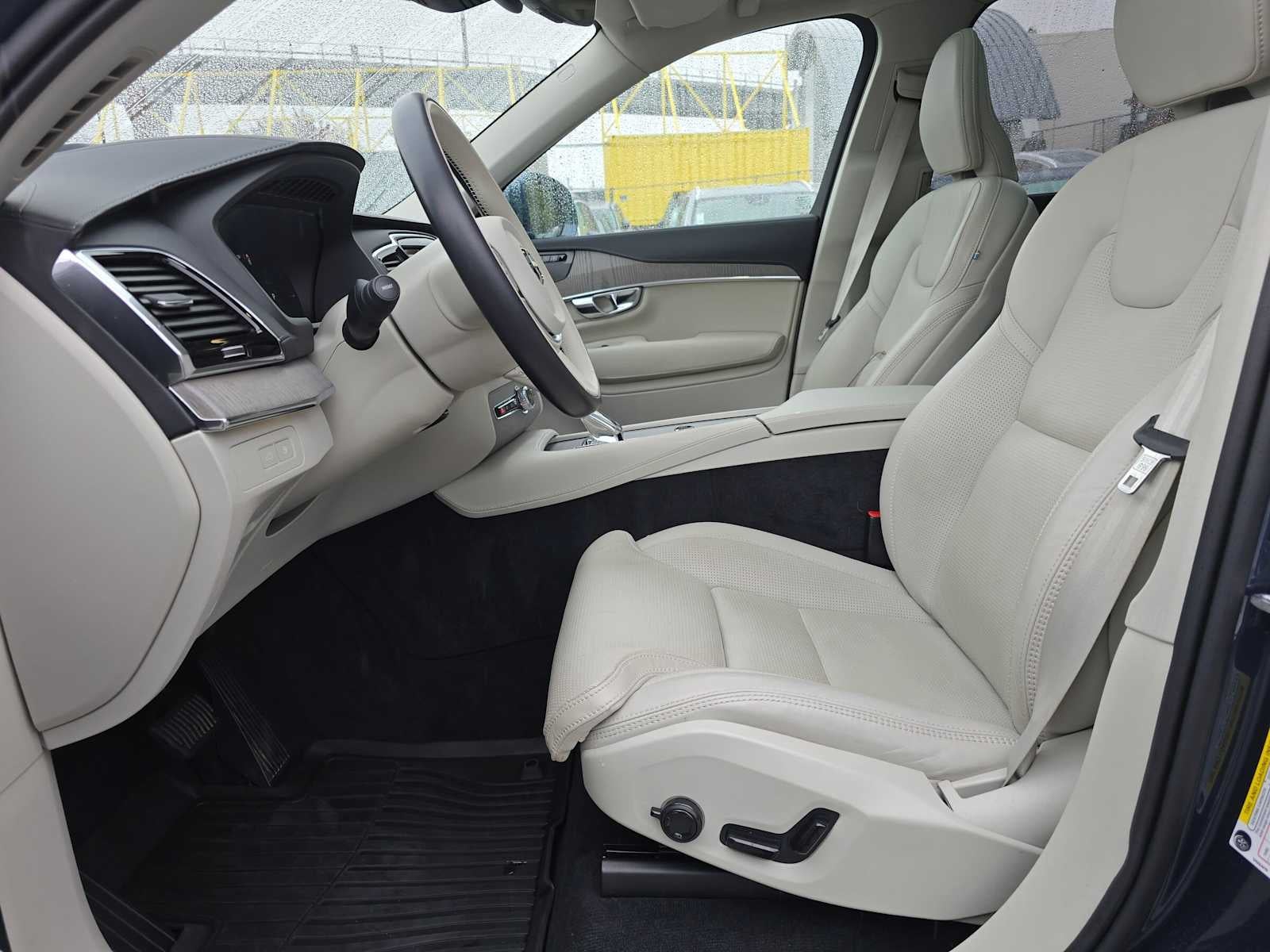 2025 Volvo XC90 Plug-In Hybrid Ultra