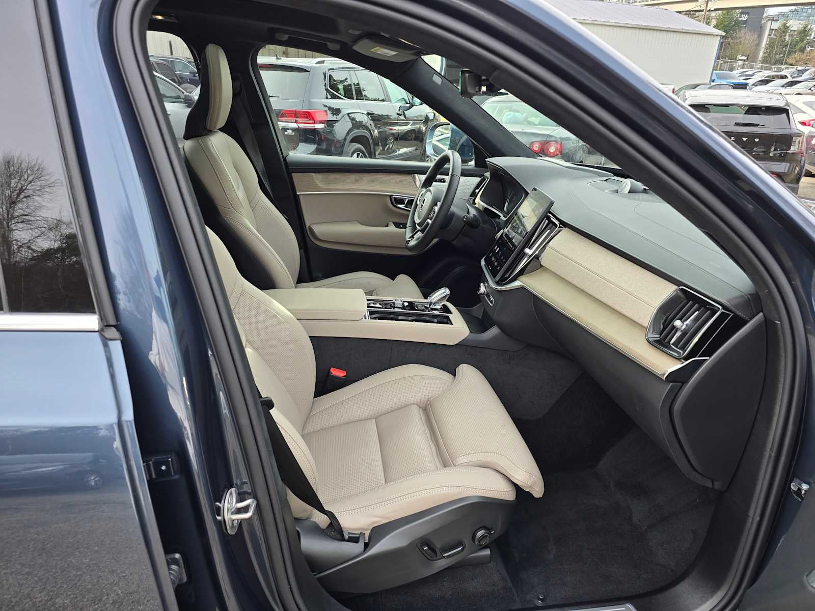 2025 Volvo XC90 Plug-In Hybrid Ultra