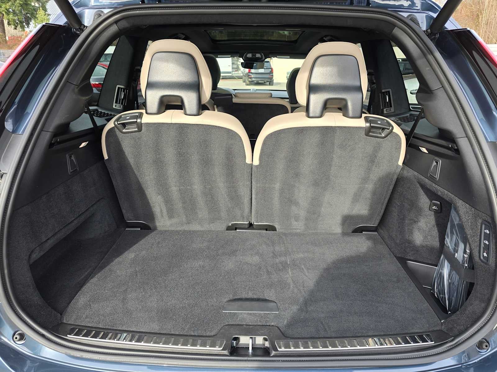 2025 Volvo XC90 Plug-In Hybrid Ultra