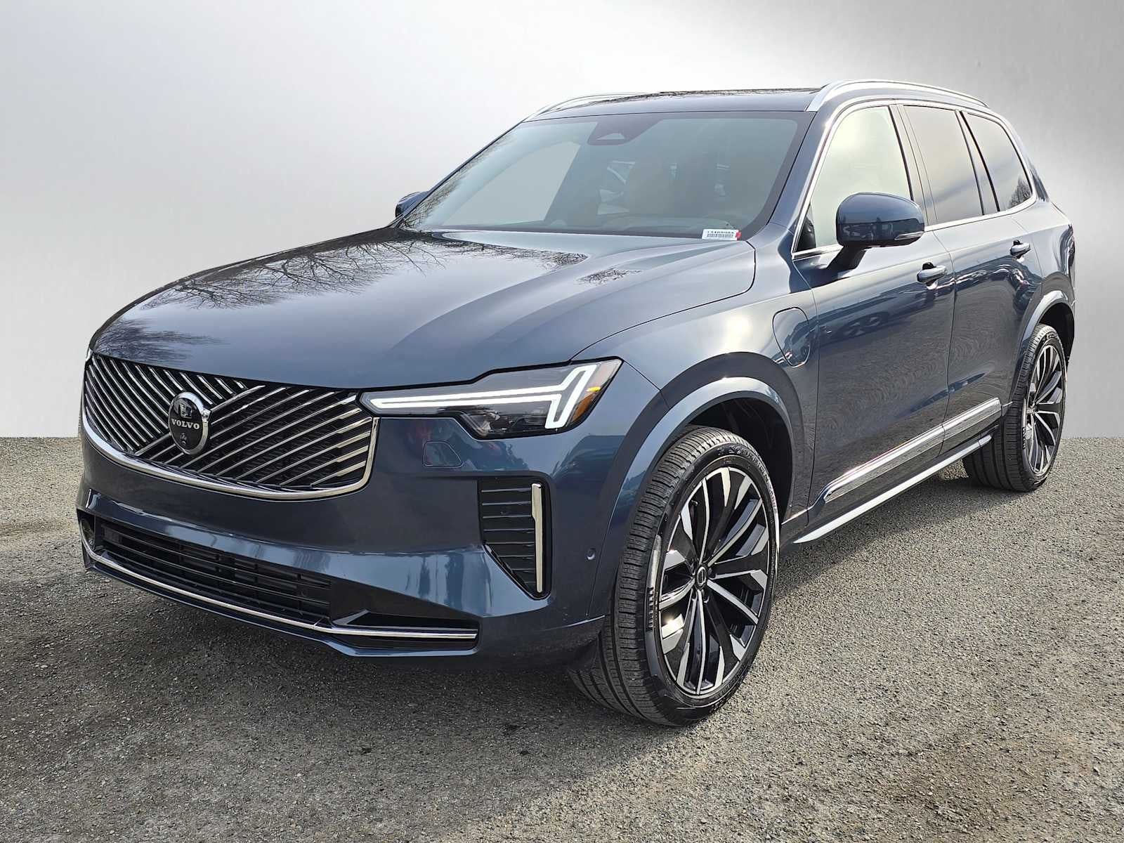 2025 Volvo XC90 Plug-In Hybrid Ultra