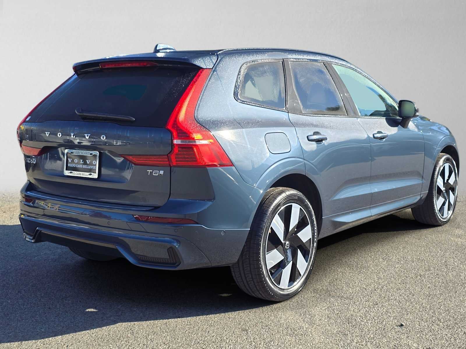 2025 Volvo XC60 Plug-In Hybrid Plus