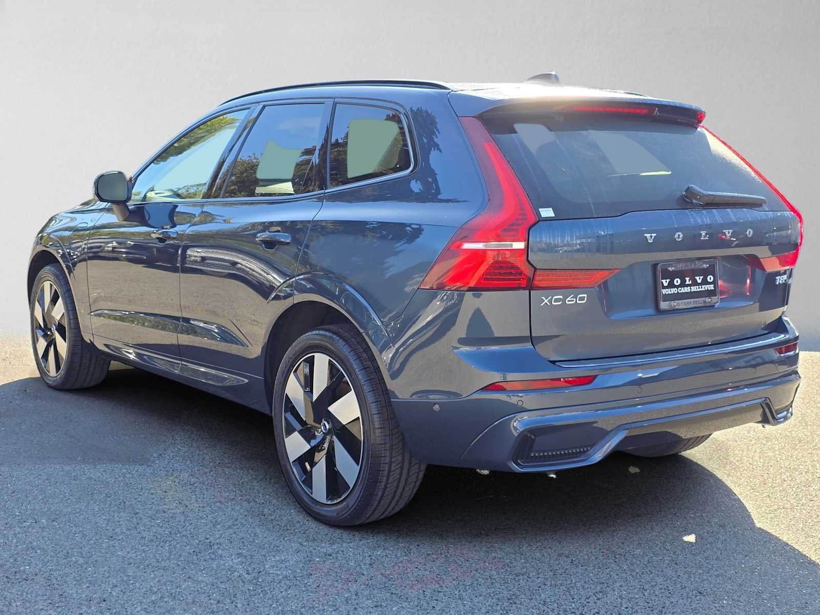 2025 Volvo XC60 Plug-In Hybrid Plus