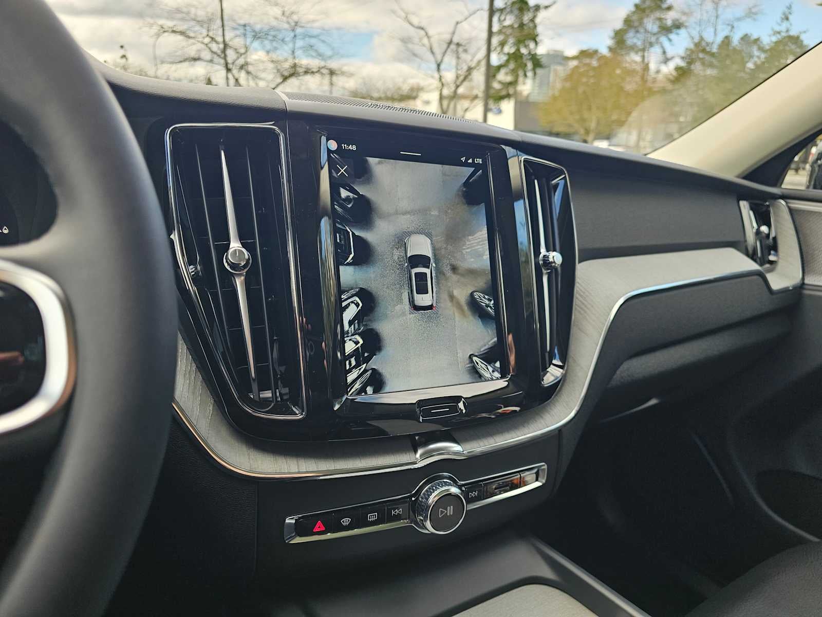 2025 Volvo XC60 Plug-In Hybrid Plus