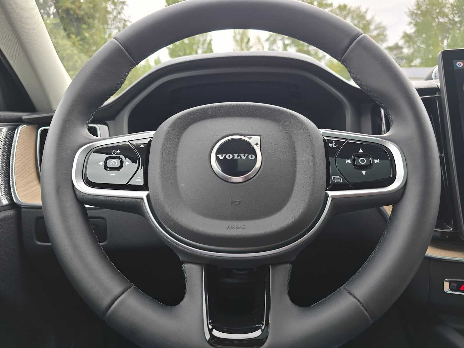 2026 Volvo XC60 Plug-In Hybrid Ultra