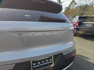 2023 Volvo XC40 Plus Bright Theme