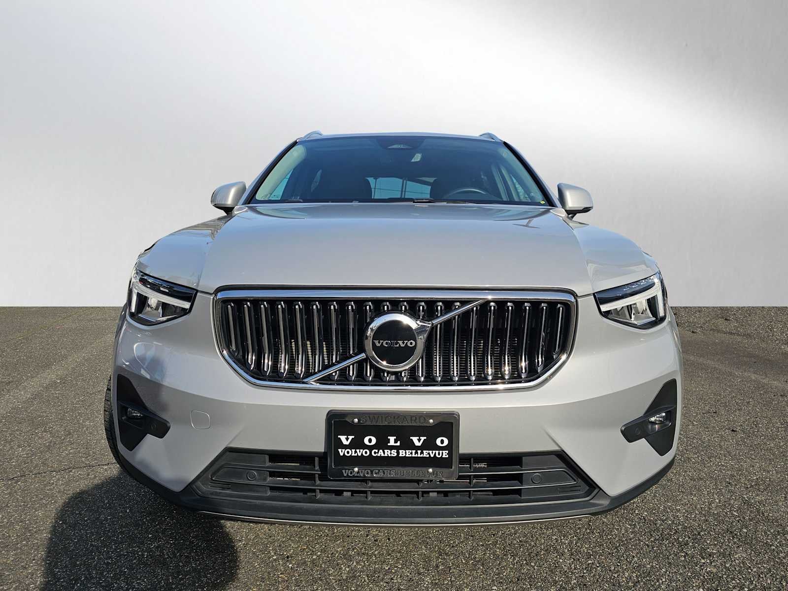 2023 Volvo XC40 Plus Bright Theme