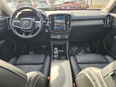 2023 Volvo XC40 Plus Bright Theme