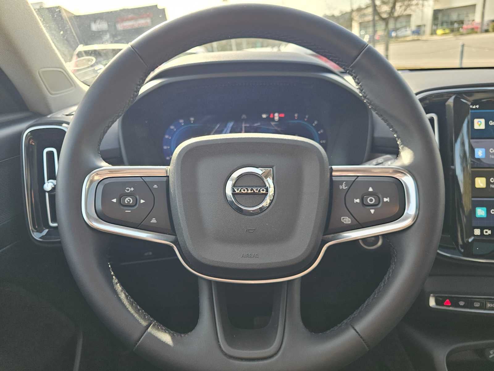 2023 Volvo XC40 Plus Bright Theme