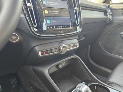 2023 Volvo XC40 Plus Bright Theme