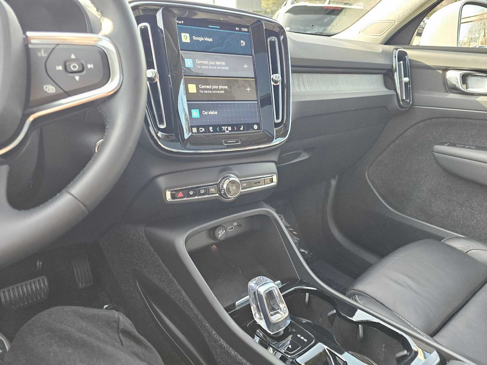 2023 Volvo XC40 Plus Bright Theme