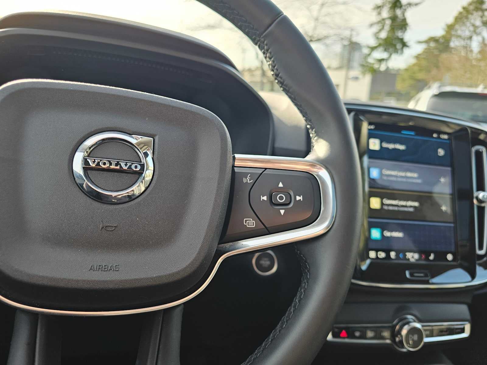 2023 Volvo XC40 Plus Bright Theme