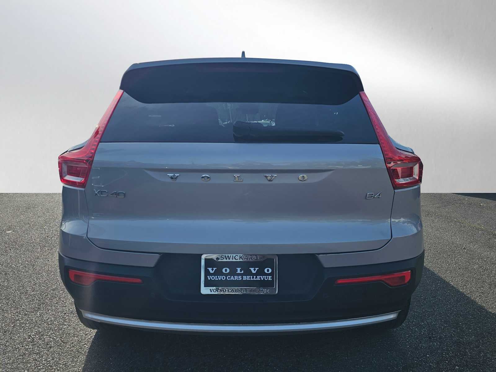 2023 Volvo XC40 Plus Bright Theme