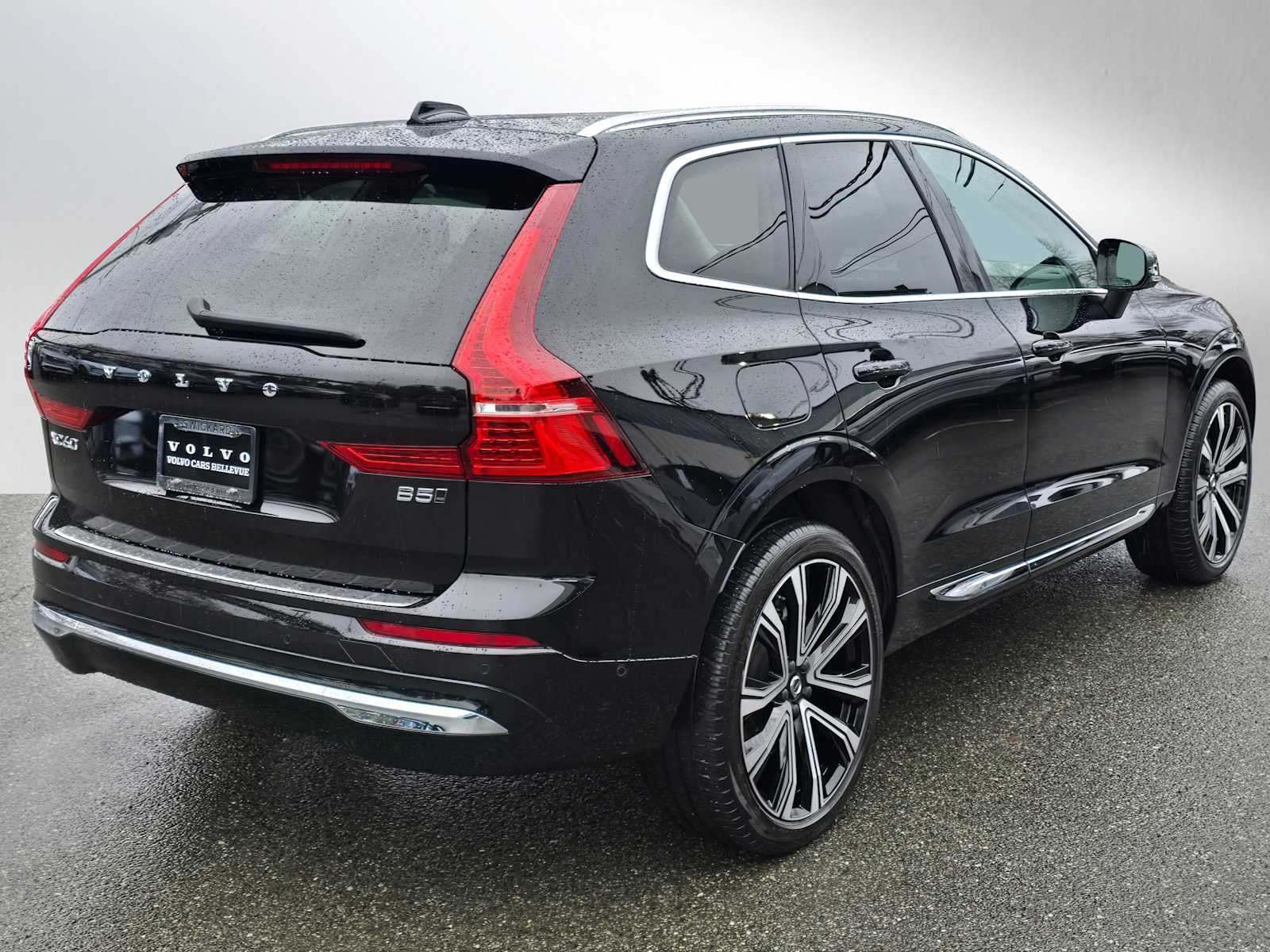 2023 Volvo XC60 Ultimate Bright Theme