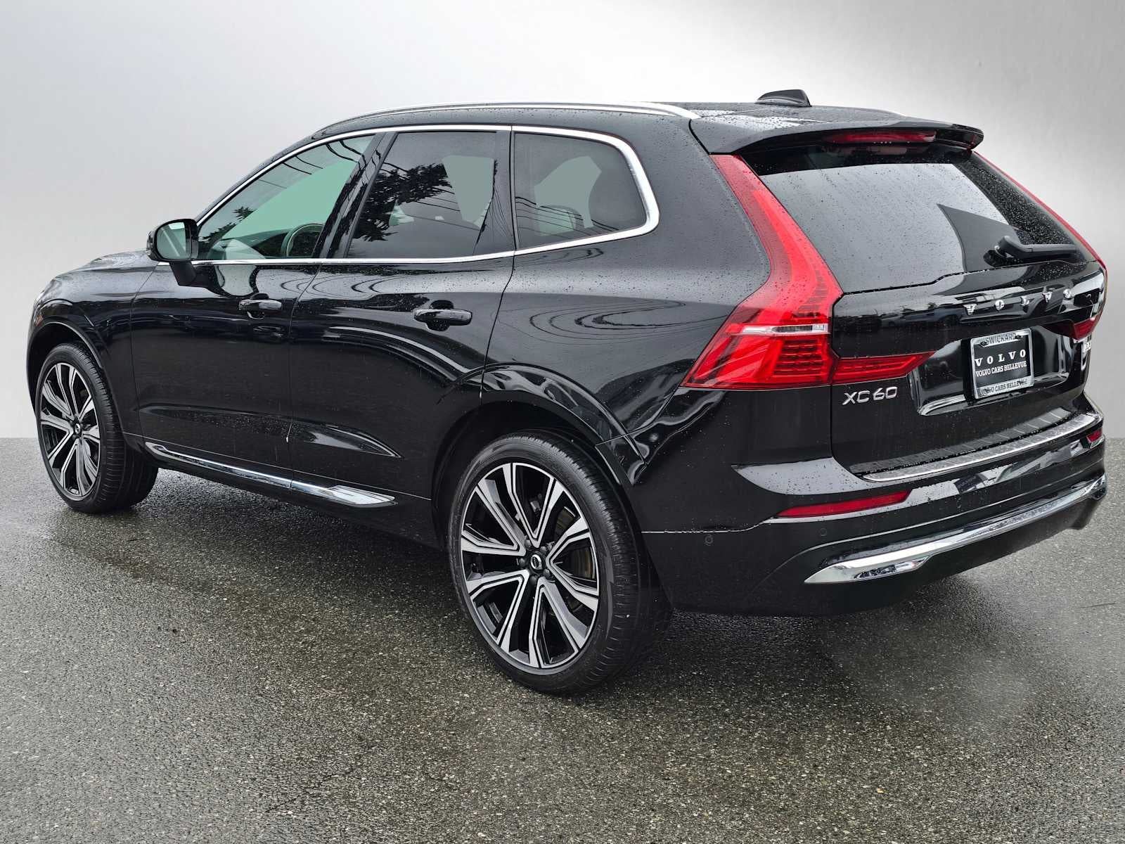 2023 Volvo XC60 Ultimate Bright Theme