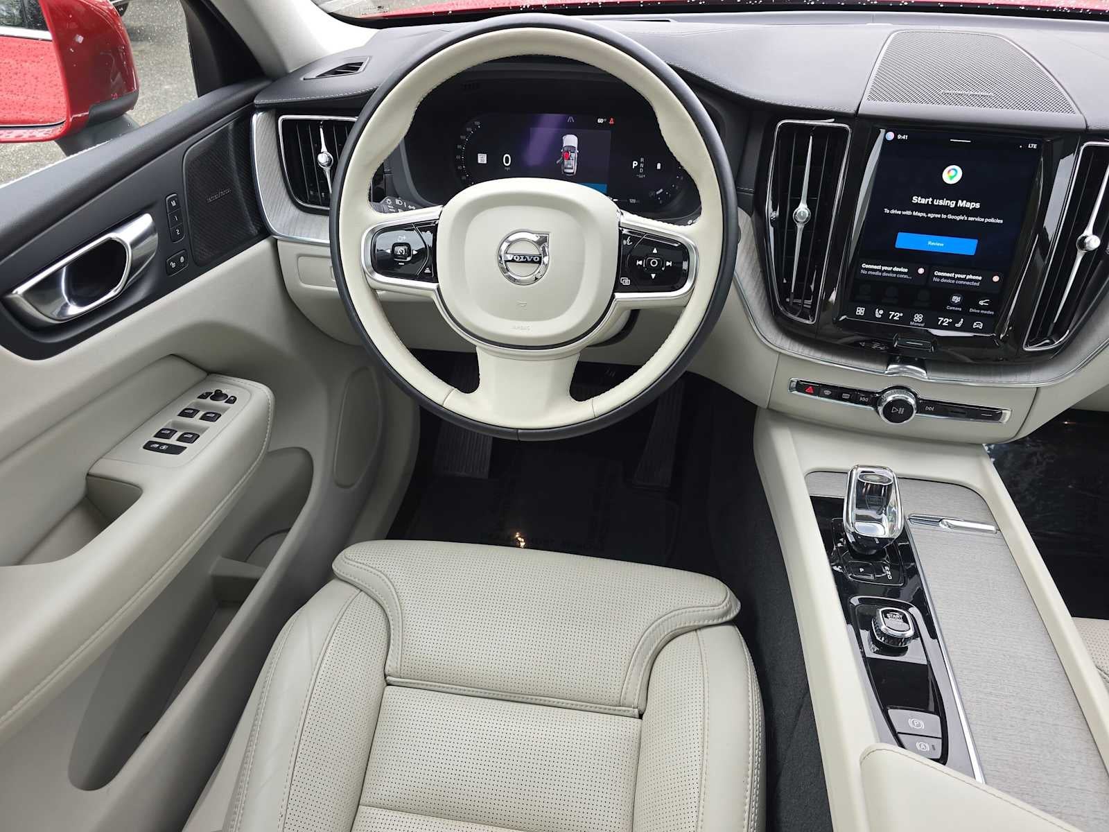 2023 Volvo XC60 Ultimate Bright Theme