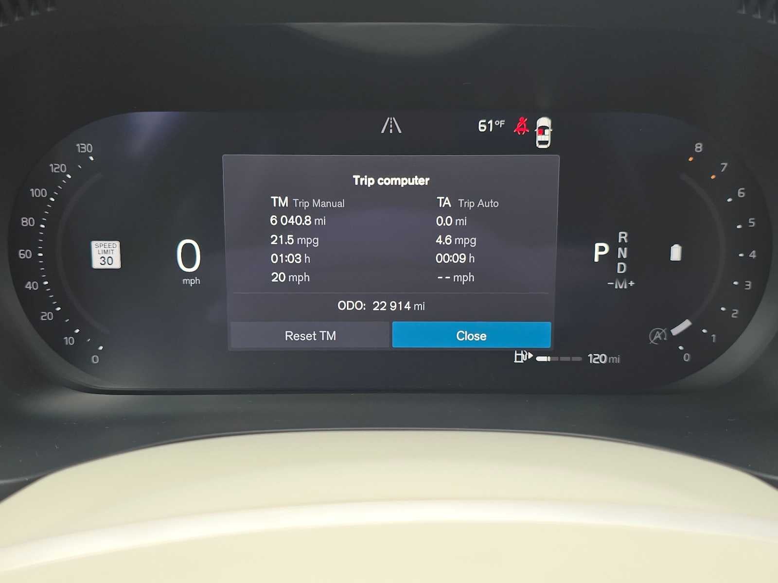 2023 Volvo XC60 Ultimate Bright Theme