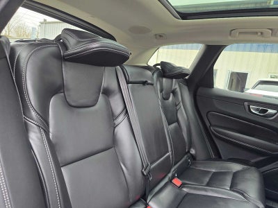 2023 Volvo XC60 Ultimate Bright Theme