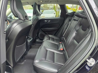 2023 Volvo XC60 Ultimate Bright Theme