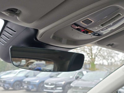 2023 Volvo XC60 Ultimate Bright Theme