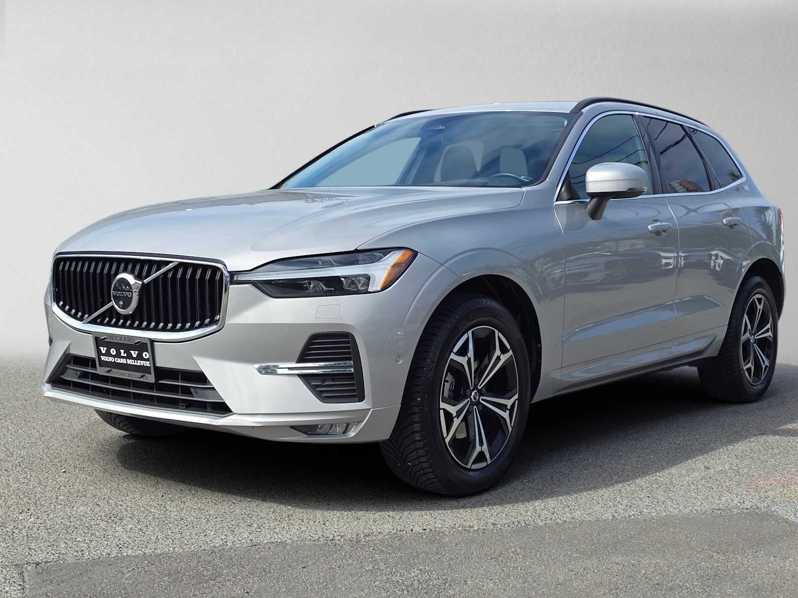 2022 Volvo XC60 Momentum